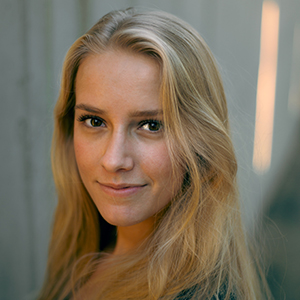 woman-blonde